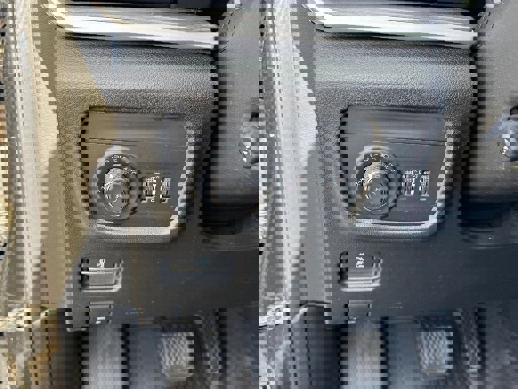 Used 2021 Jeep Grand Cherokee L Limited w/ Luxury Tech Group II image 19