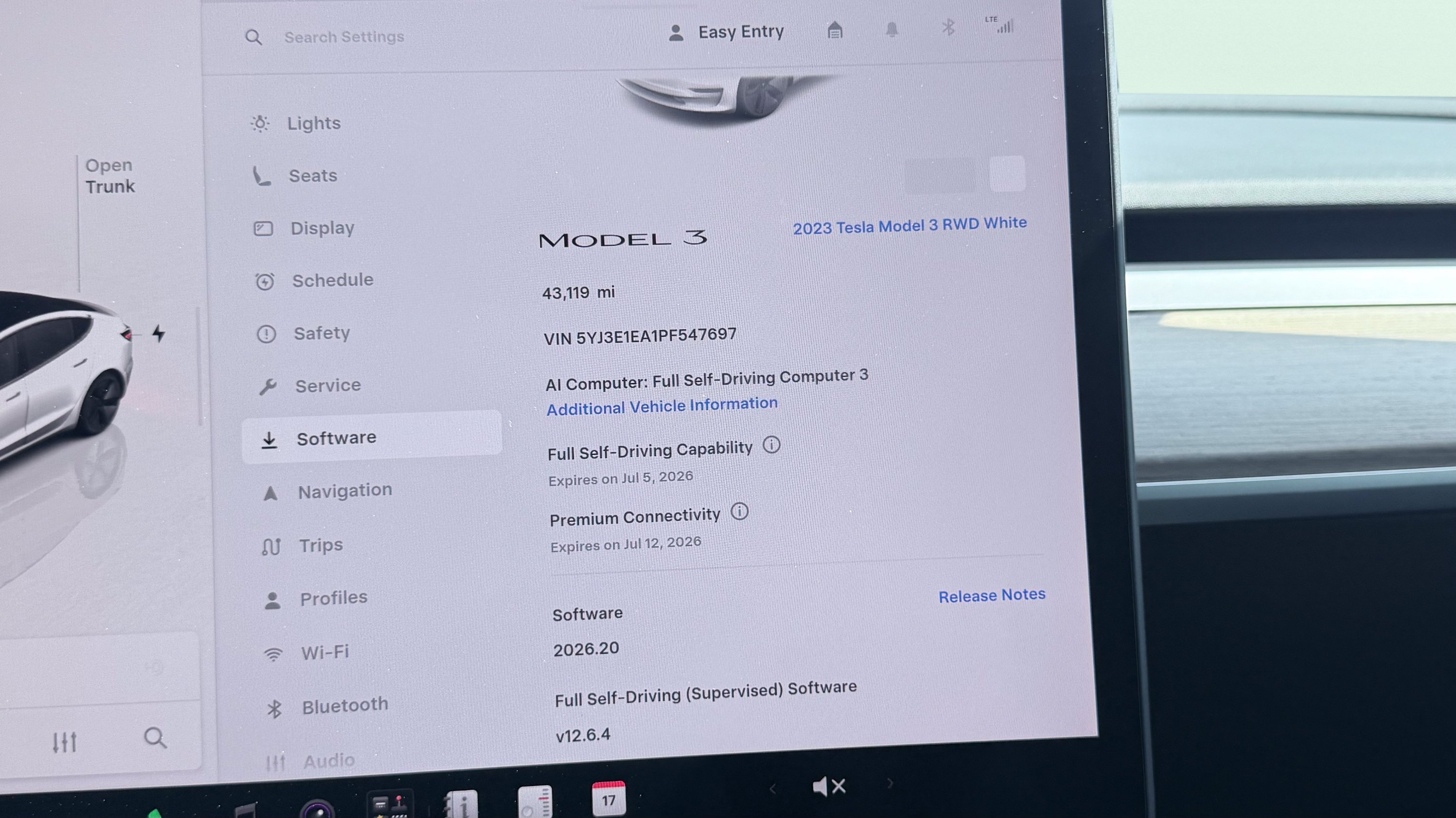 Used 2023 Tesla Model 3 Standard Range RWD image 3