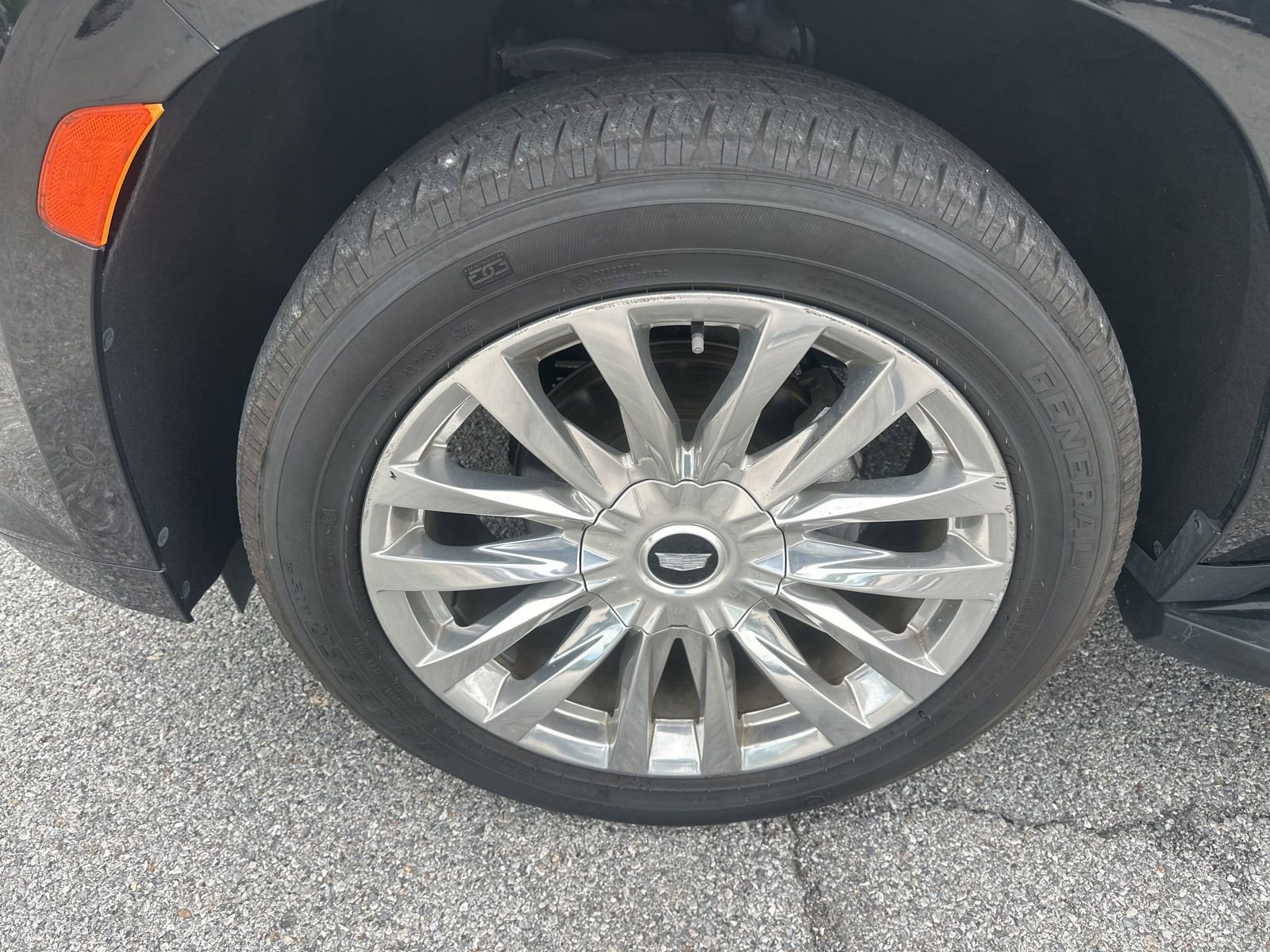 Used 2023 Cadillac Escalade Premium Luxury w/ Performance Package image 10