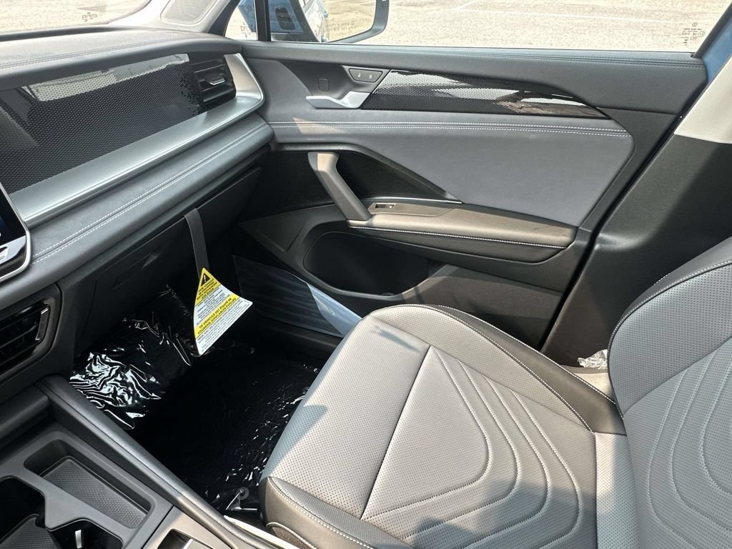 New 2026 Volkswagen Tiguan SE AWD/4WD image 24