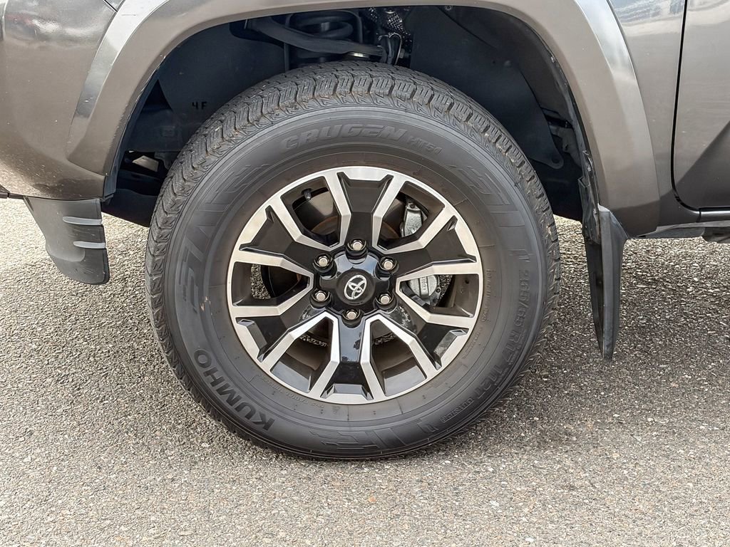 Used 2022 Toyota Tacoma TRD Sport w/ TRD Premium Sport Package image 7