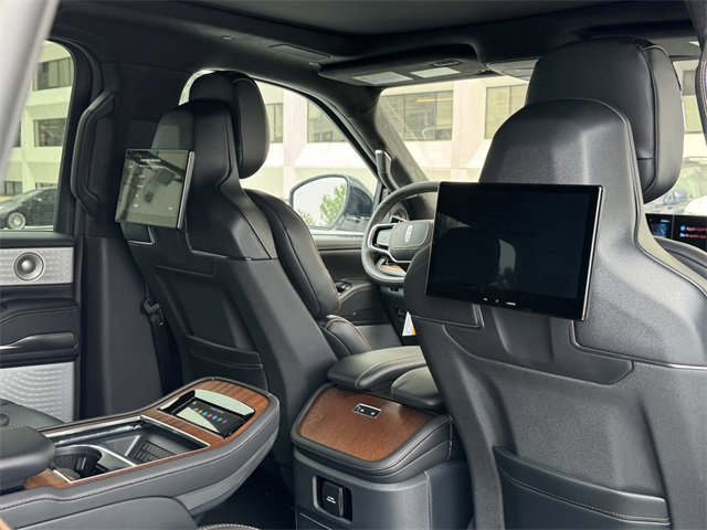 New 2025 Lincoln Navigator Black Label image 18