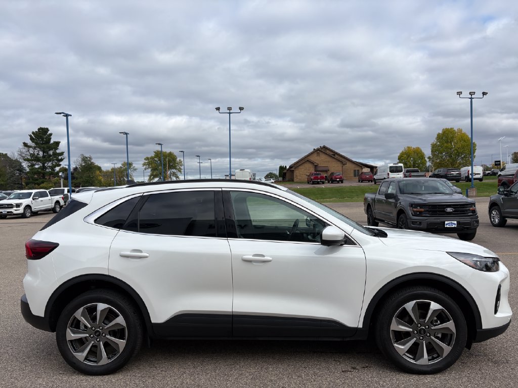 Used 2023 Ford Escape Platinum AWD/4WD image 6