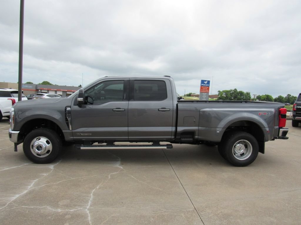 New 2026 Ford F350 Lariat AWD/4WD image 3