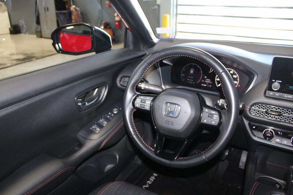 Certified 2025 Honda HR-V Sport image 20