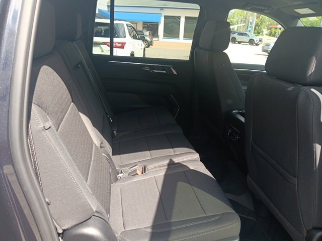 New 2025 Chevrolet Suburban LS image 18