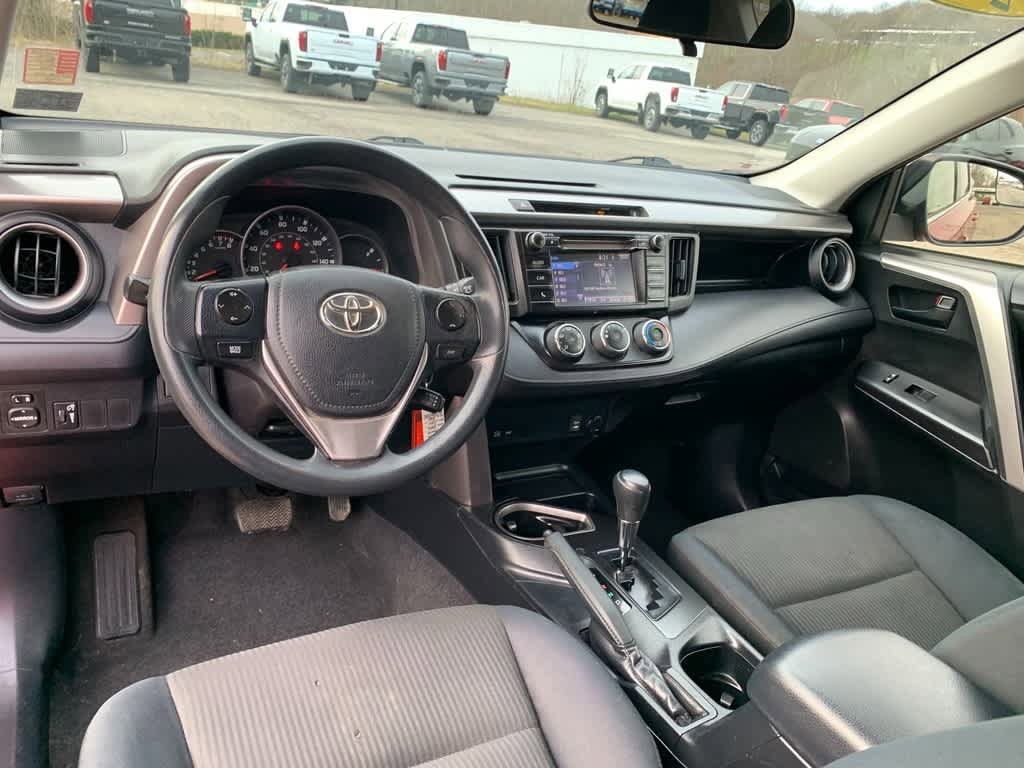 Used 2016 Toyota RAV4 LE image 19