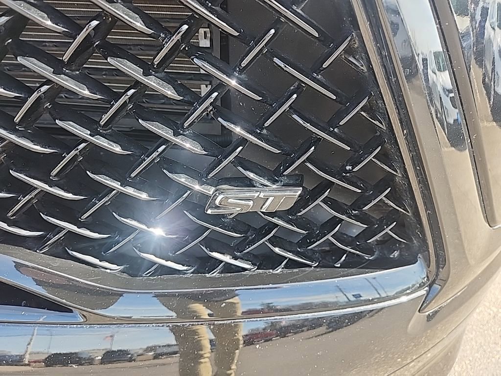 Used 2025 Buick Enclave Sport Touring image 9