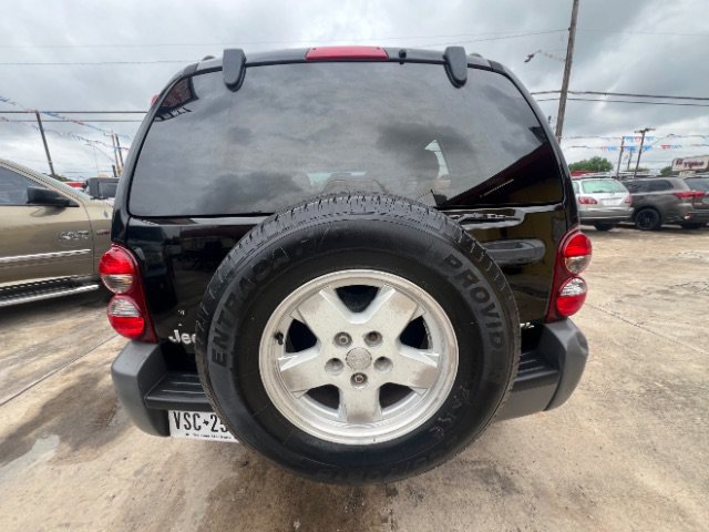 Used 2006 Jeep Liberty Sport RWD image 6