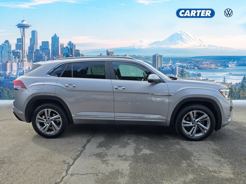 Used 2024 Volkswagen Atlas Cross Sport SEL R-Line AWD/4WD image 2