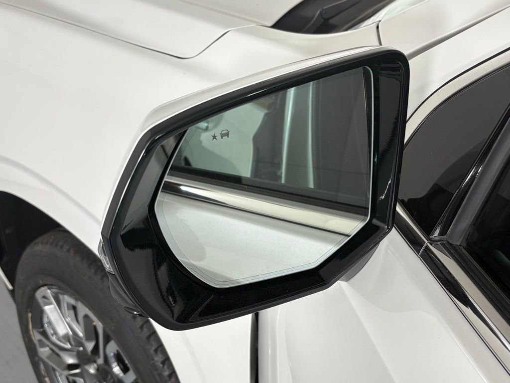 Used 2023 GMC Yukon Denali Ultimate image 13