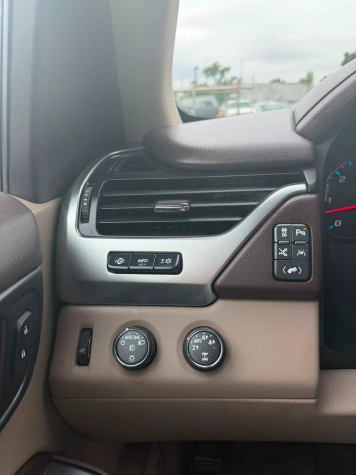 Used 2016 Chevrolet Tahoe LTZ AWD/4WD image 17
