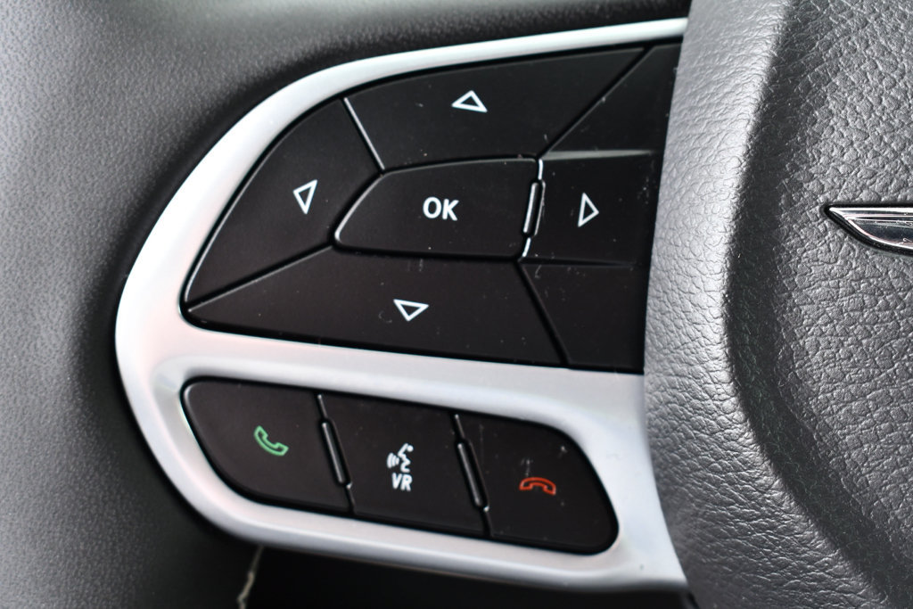 Used 2026 Chrysler Pacifica Select FWD image 31