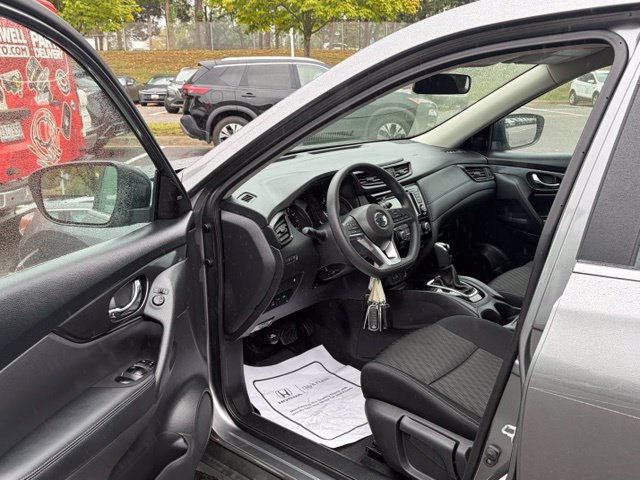 Used 2018 Nissan Rogue S AWD/4WD image 14