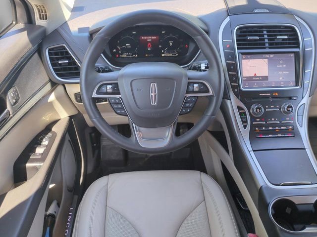 Used 2019 Lincoln Nautilus Select image 15