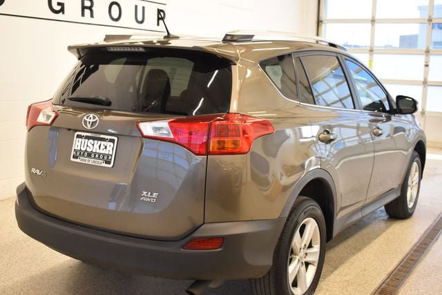 Used 2014 Toyota RAV4 XLE AWD/4WD image 4
