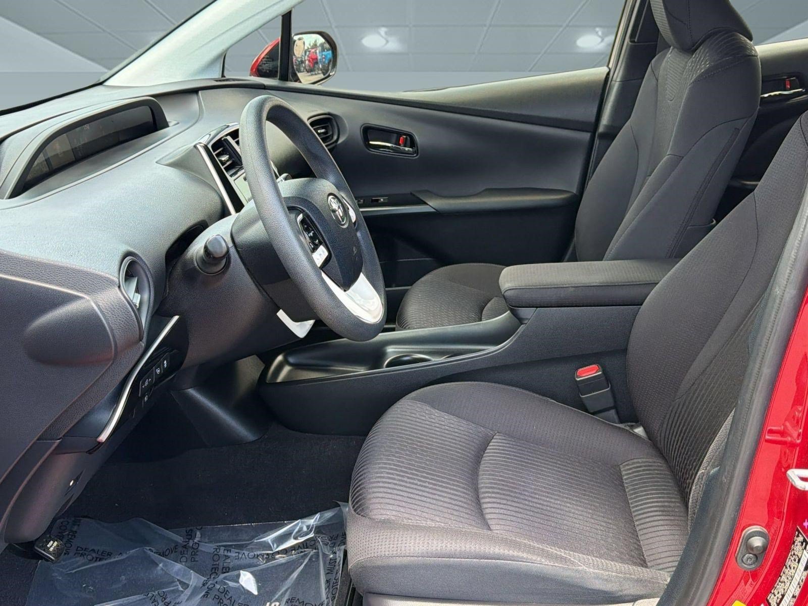 Used 2018 Toyota Prius Two w/ Prius Two Safety Plus Package FWD image 5