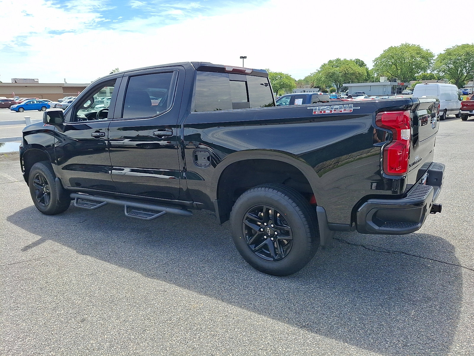 Used 2021 Chevrolet Silverado 1500 LT Trail Boss w/ LT Trail Boss Premium Package AWD/4WD image 4