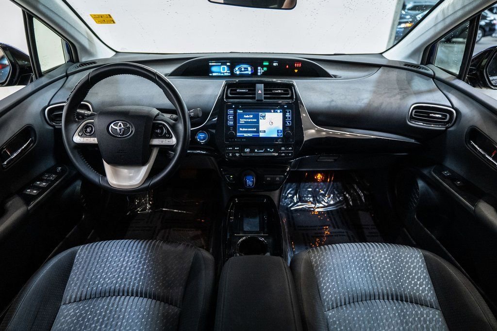 Used 2017 Toyota Prius Three image 11