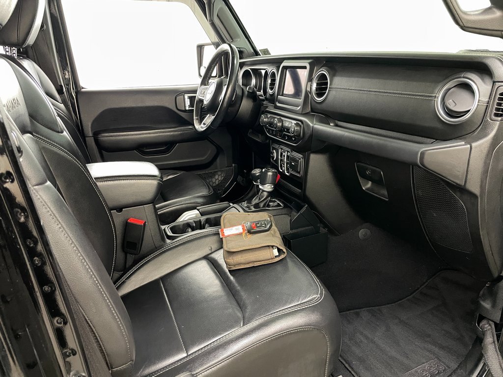 Used 2018 Jeep Wrangler Unlimited Sahara w/ LED Lighting Group image 34