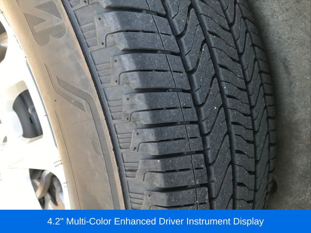 Used 2021 Chevrolet Traverse LT FWD image 13