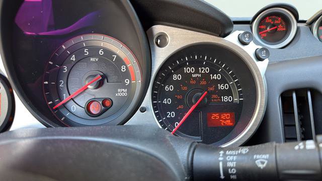 Used 2019 Nissan 370Z w/ Sport Package RWD image 16