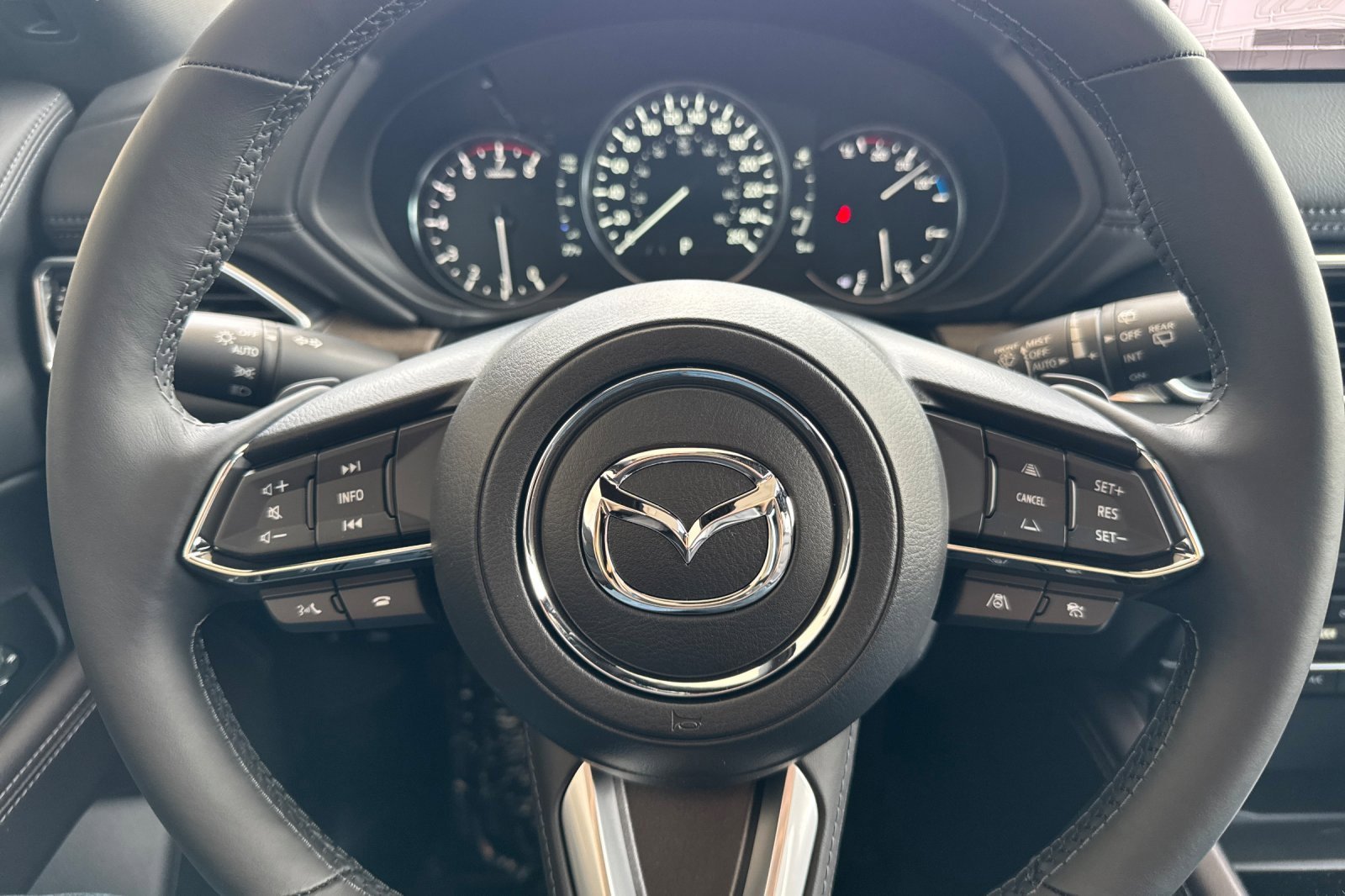 New 2025 MAZDA CX-5 Signature image 26