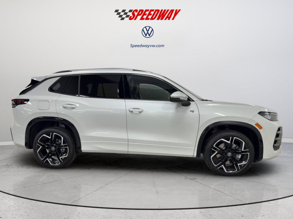 New 2026 Volkswagen Tiguan SEL R-Line AWD/4WD image 4