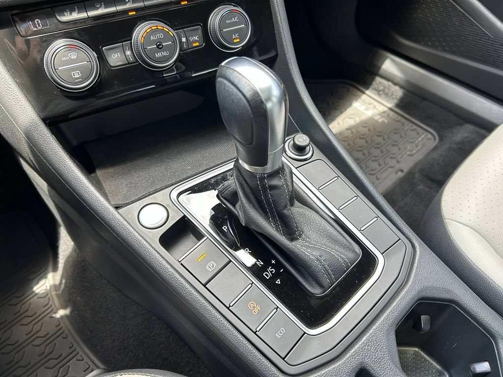 Used 2019 Volkswagen Jetta R-Line w/ R-Line Cold Weather Package FWD image 30