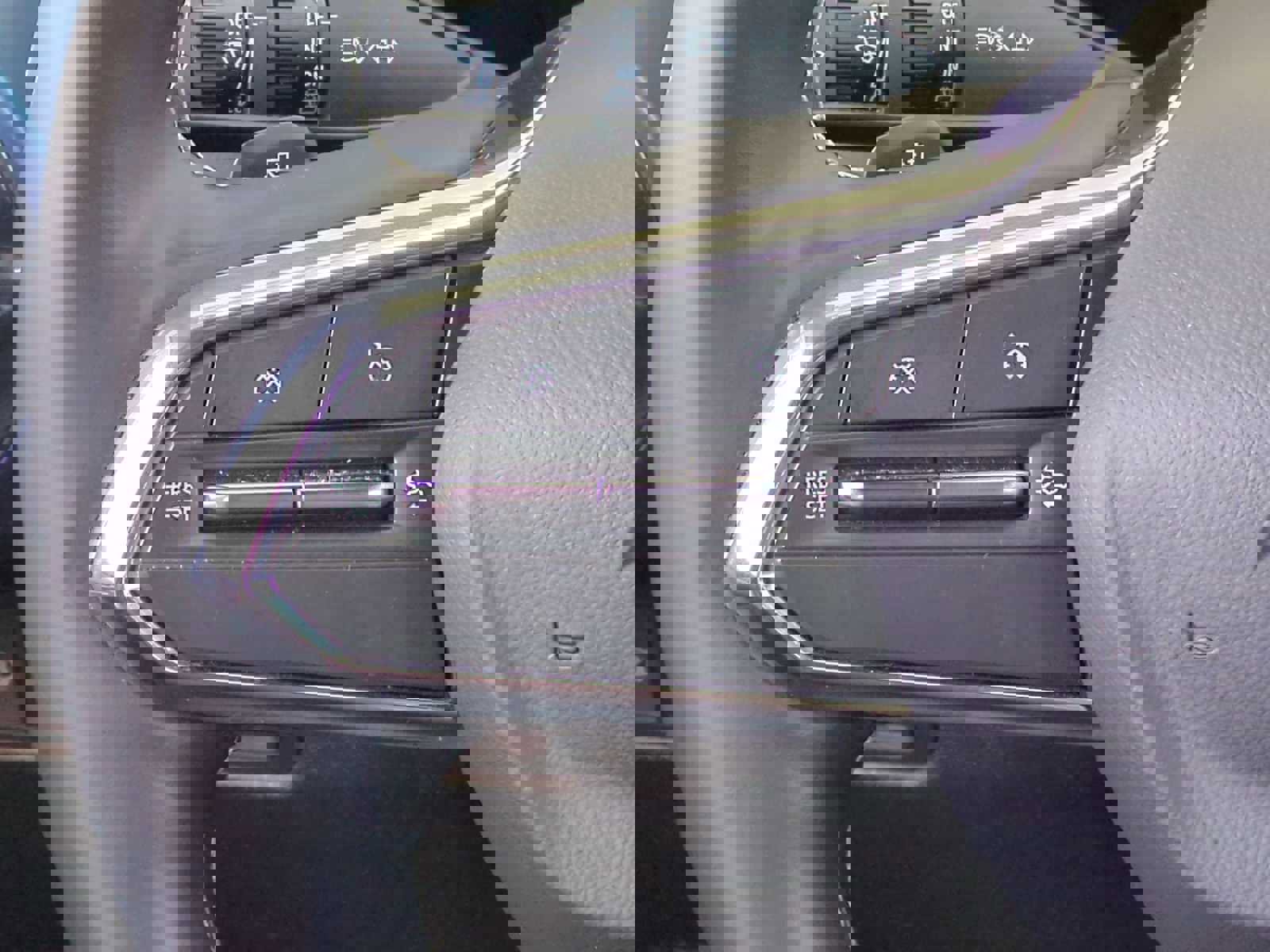 Used 2025 Chevrolet Equinox EV LT w/ Convenience Package image 15