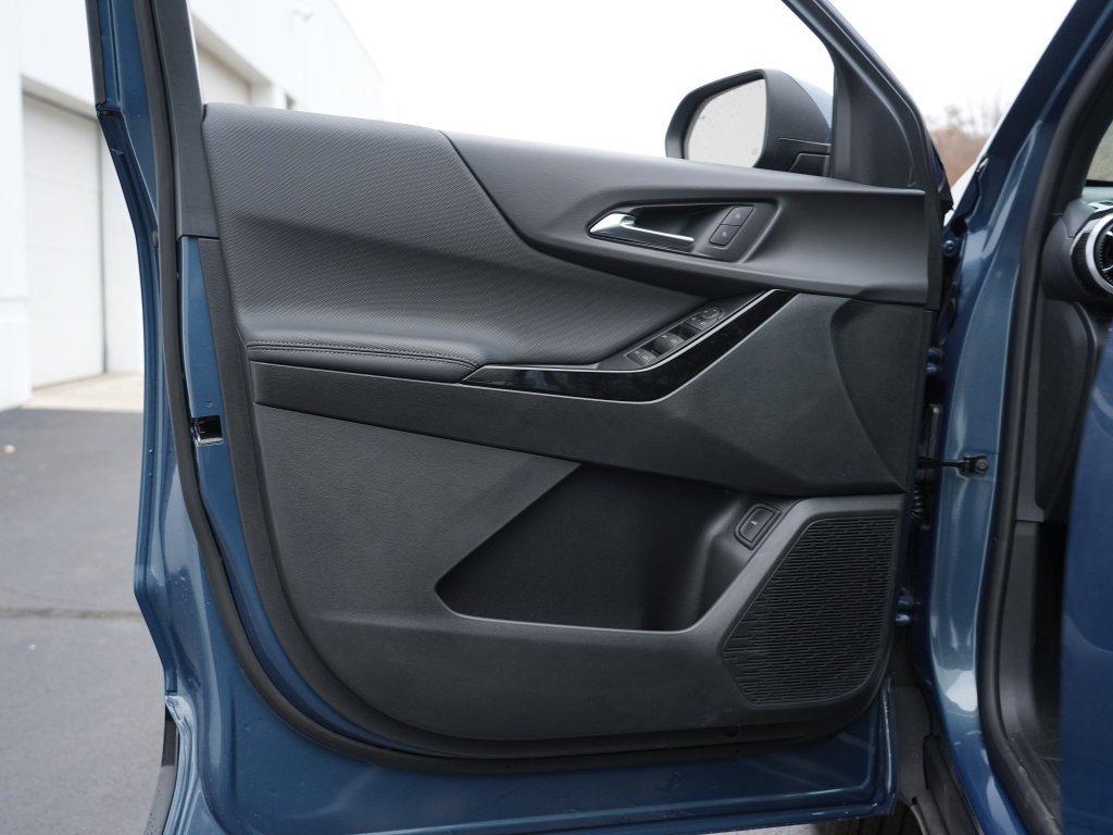 New 2027 Chevrolet Equinox LT w/ Convenience Package II AWD/4WD image 10