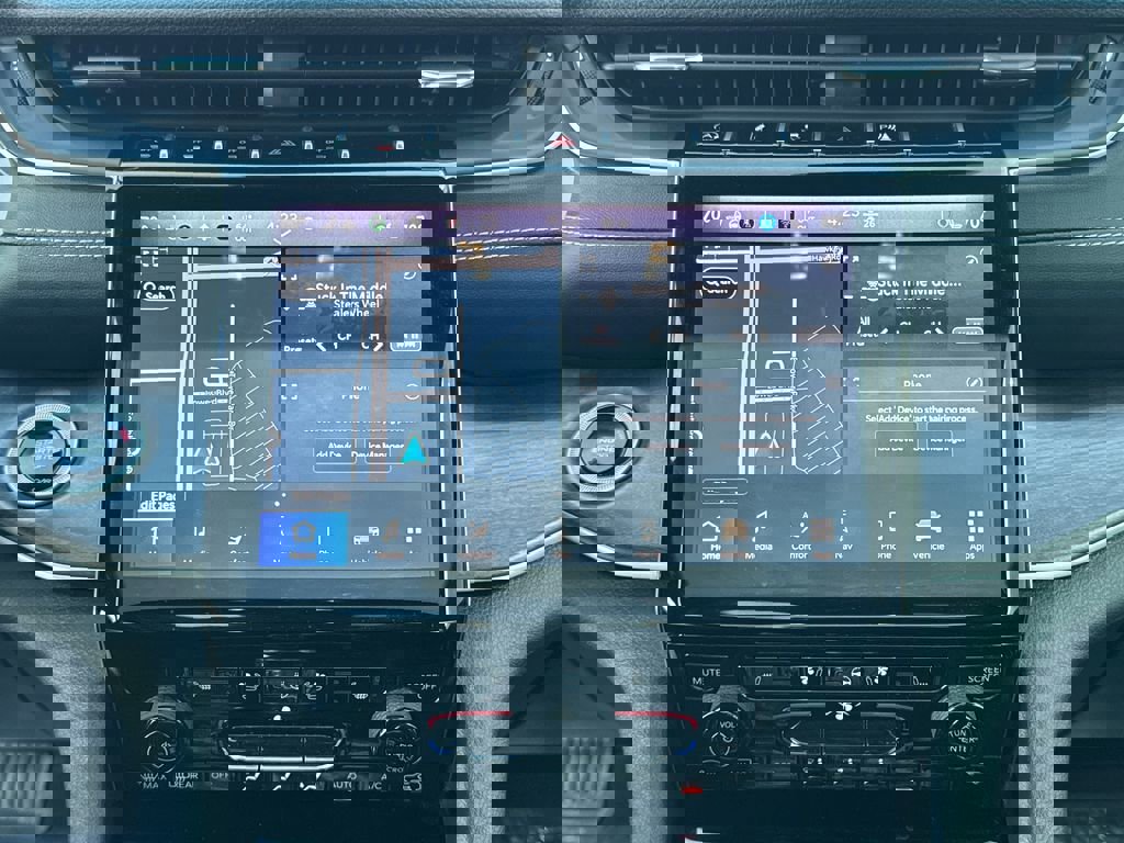 Used 2024 Jeep Grand Cherokee L Limited w/ Luxury Tech Group II image 26