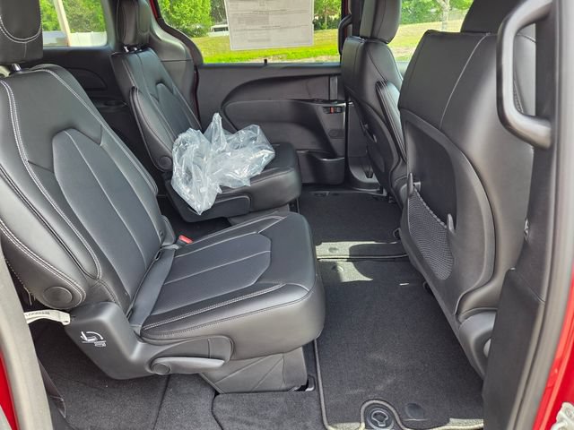 New 2026 Chrysler Voyager LX FWD image 11