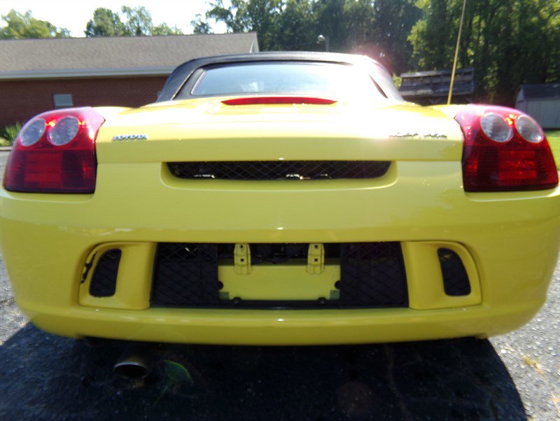 Used 2004 Toyota MR2 image 6