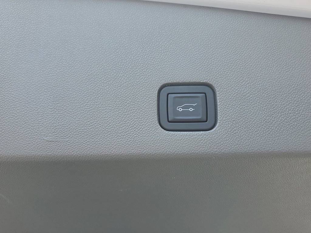 Certified 2024 Cadillac XT6 Premium Luxury w/ Technology Package FWD image 25