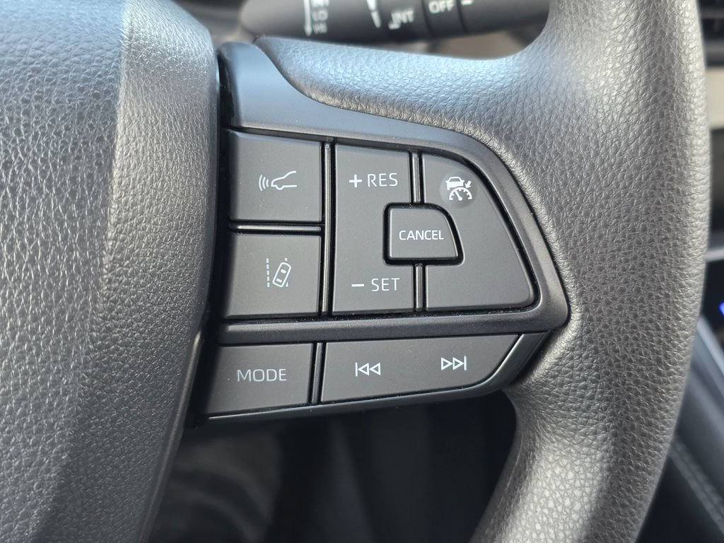 Used 2026 Toyota Sienna LE image 51