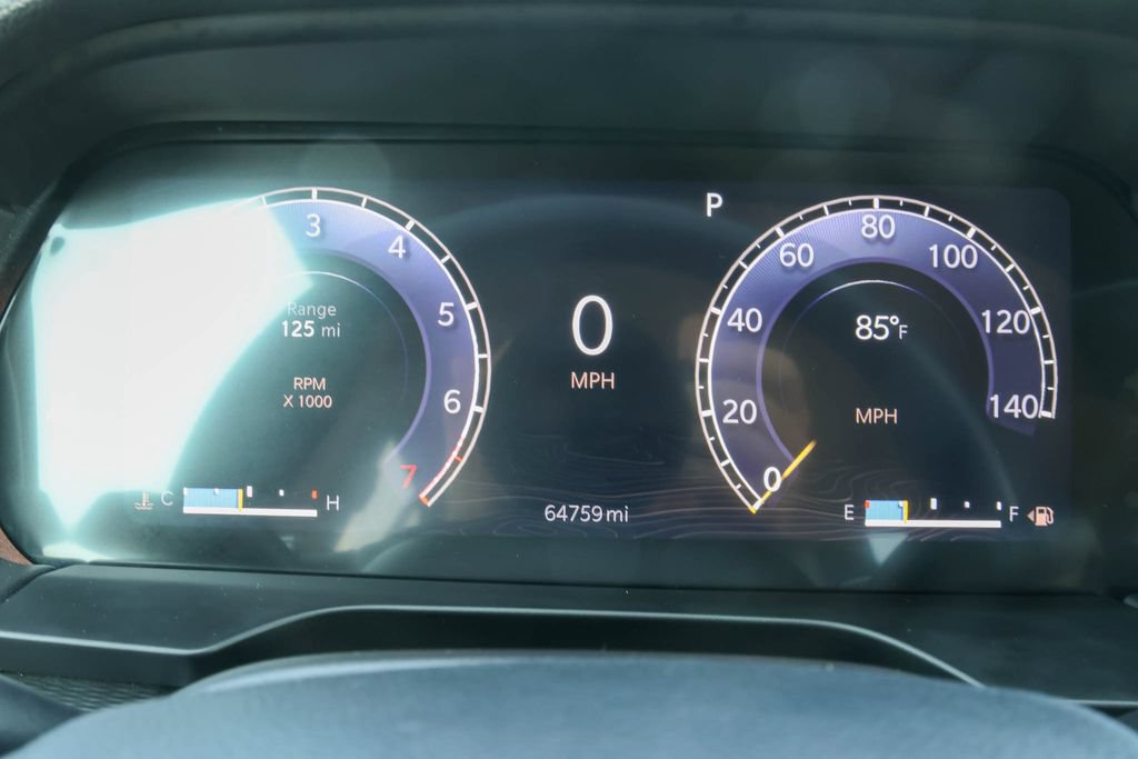Used 2024 Jeep Grand Cherokee Laredo AWD/4WD image 23