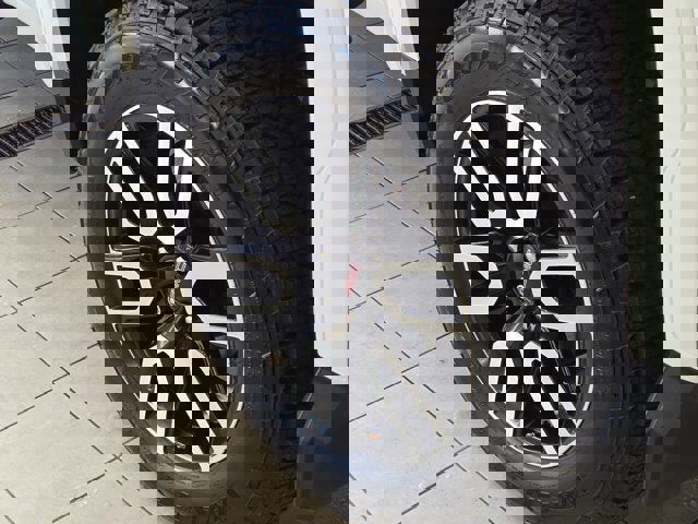 Used 2022 GMC Sierra 1500 AT4 image 14