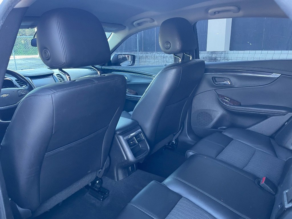 Used 2015 Chevrolet Impala LT FWD image 27
