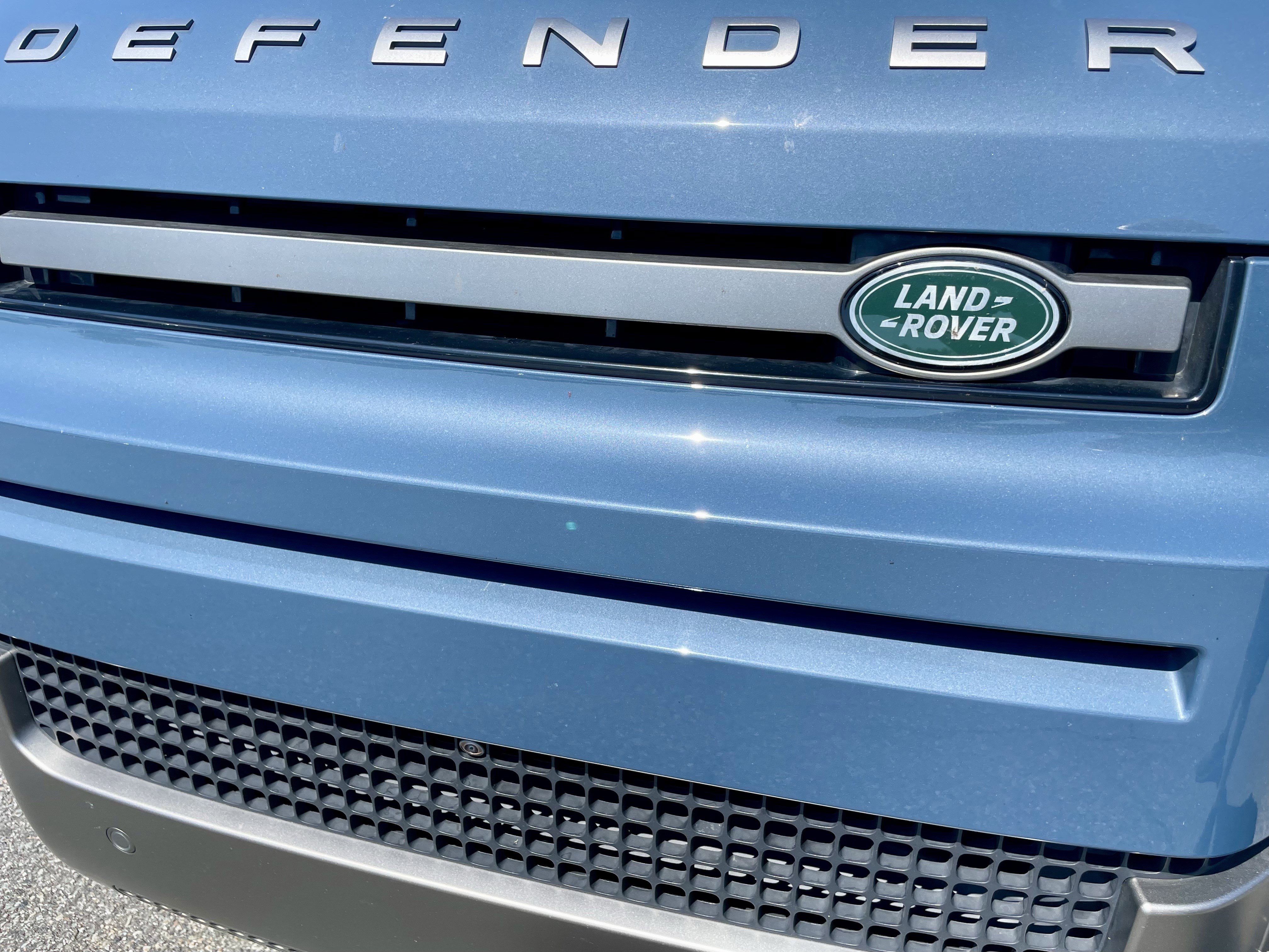 Used 2024 Land Rover Defender 110 X-Dynamic SE AWD/4WD image 32