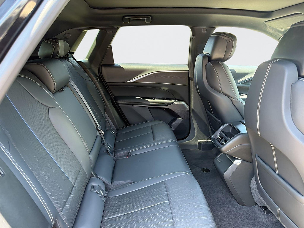 Certified 2024 Cadillac Lyriq Luxury RWD image 27