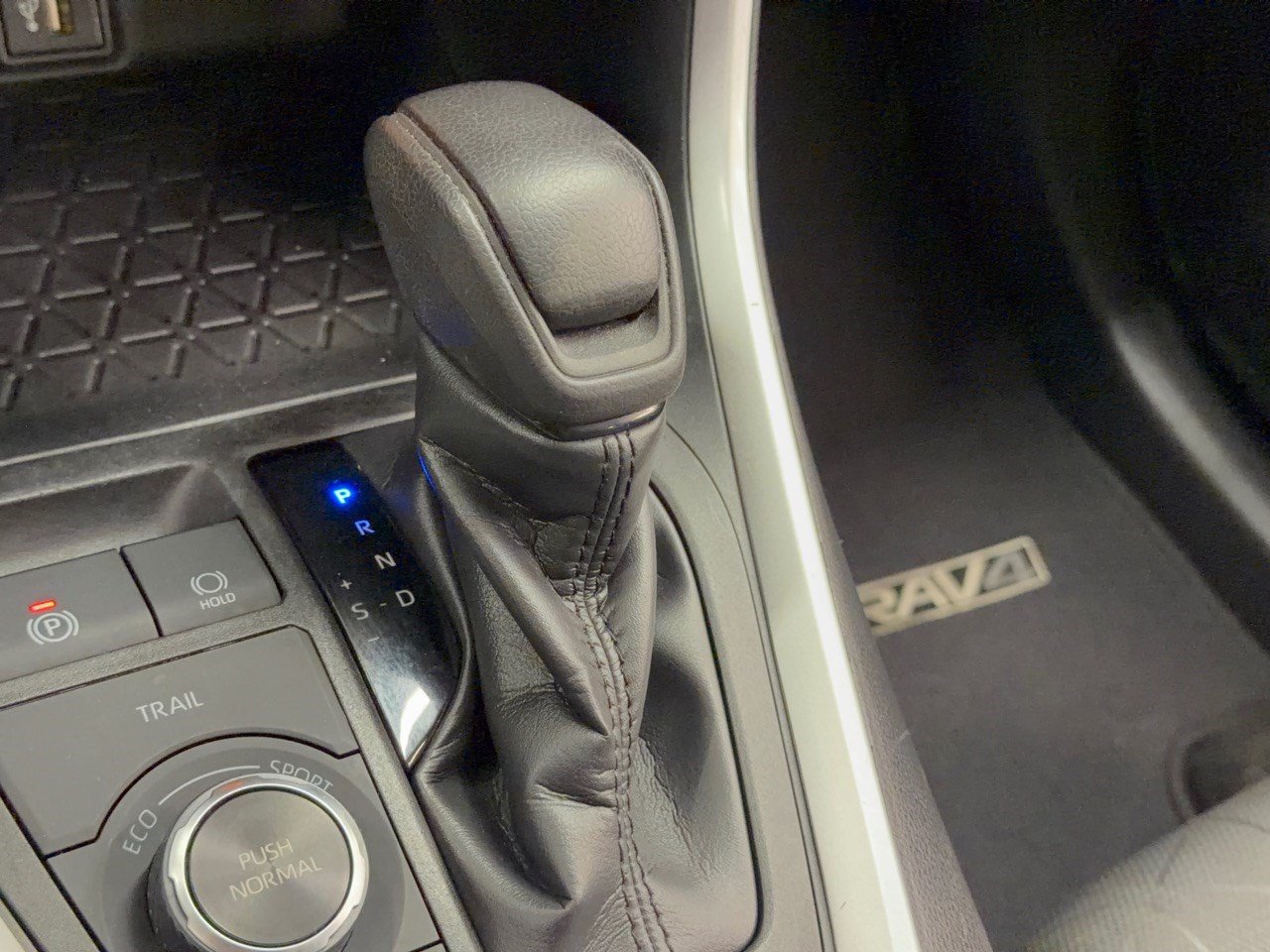Used 2023 Toyota RAV4 XLE w/ Convenience Package AWD/4WD image 21