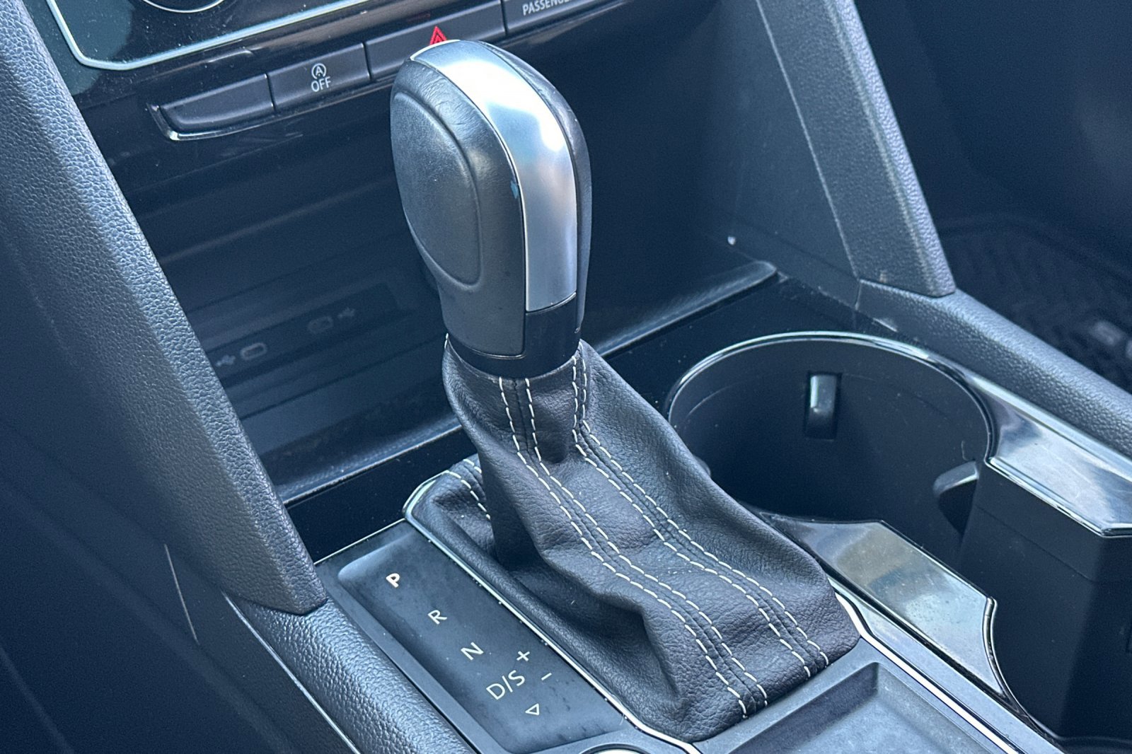 Used 2022 Volkswagen Atlas Cross Sport SE image 21