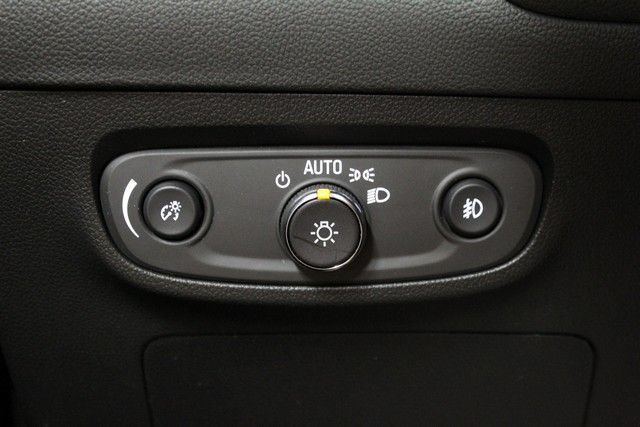 Used 2023 Buick Encore GX Essence w/ Experience Buick Package FWD image 22