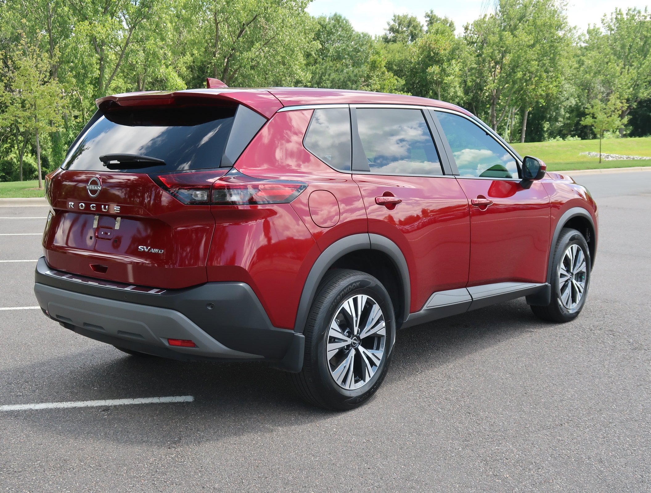 Used 2022 Nissan Rogue SV AWD/4WD image 12