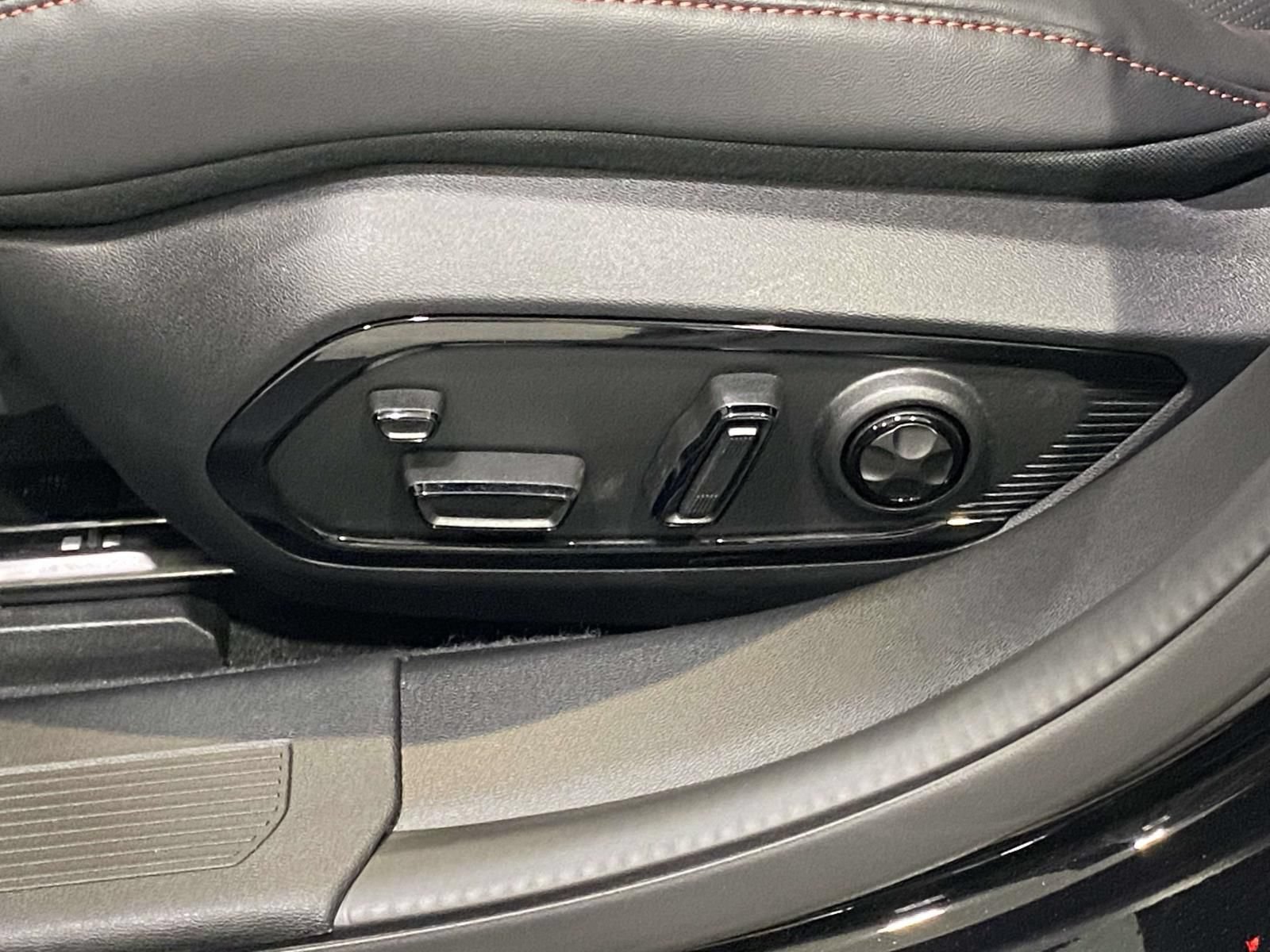New 2026 Dodge Charger Scat Pack AWD/4WD image 17