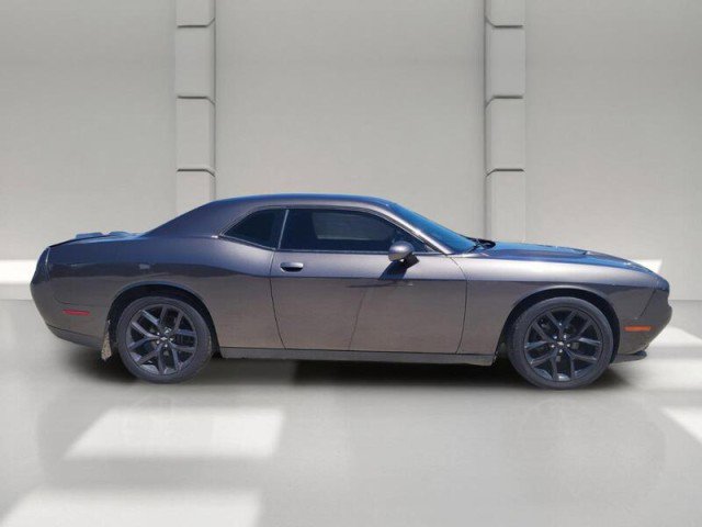 Used 2019 Dodge Challenger SXT w/ Blacktop Package RWD image 4