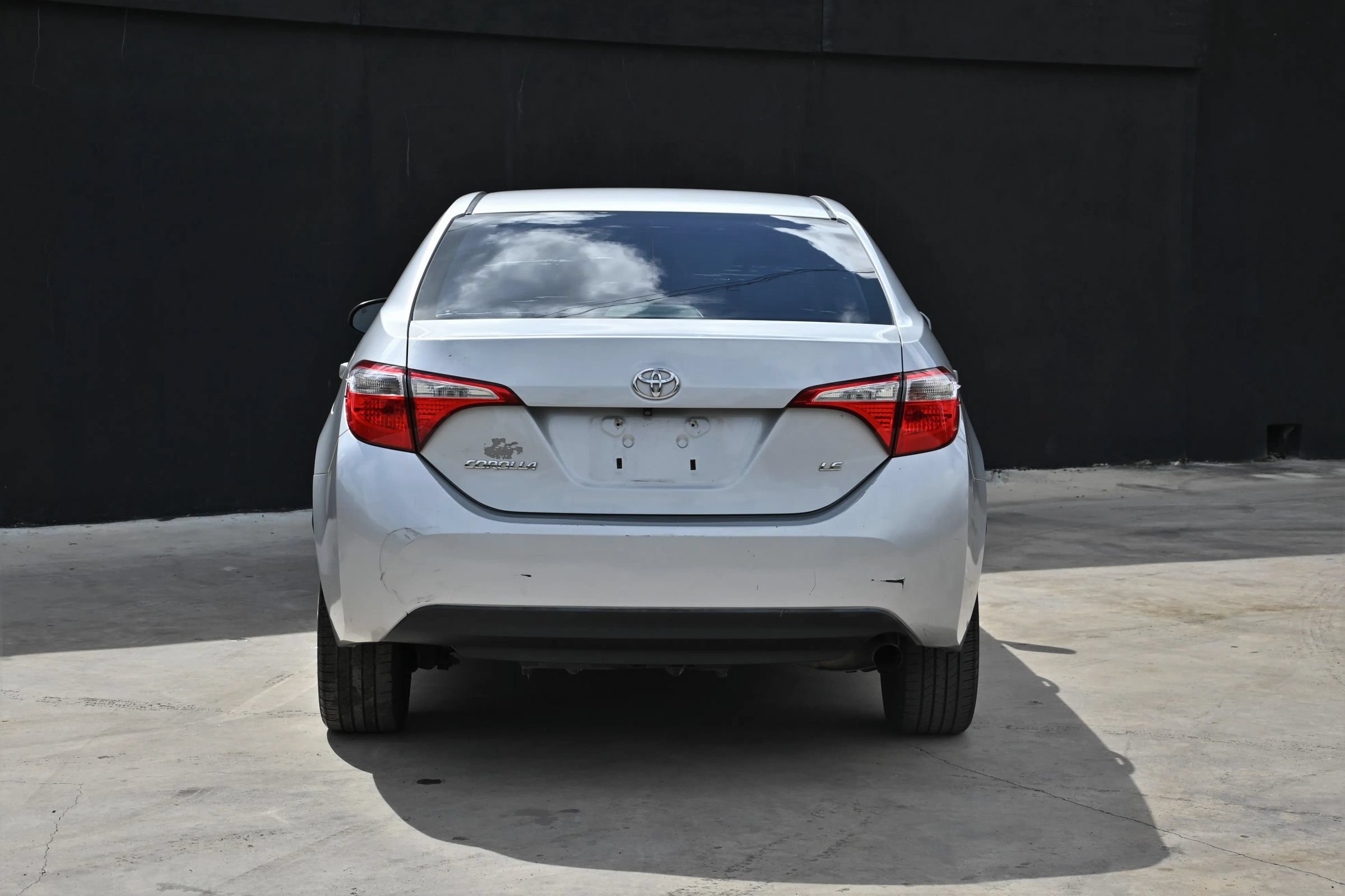 Used 2015 Toyota Corolla LE FWD image 5