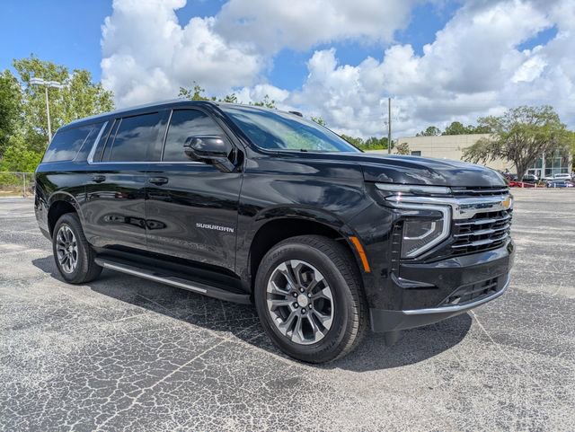 Used 2025 Chevrolet Suburban LT w/ Comfort Package image 2