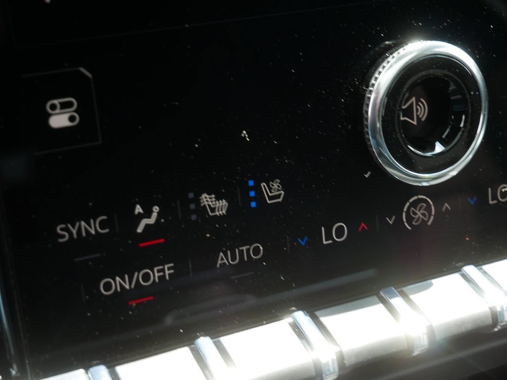 New 2026 GMC Yukon XL Denali AWD/4WD image 15